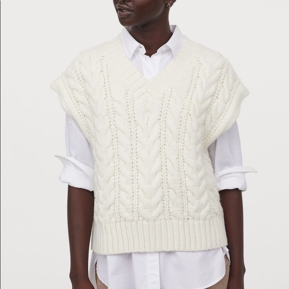 NWT H&M cable-knit sweater vest size S